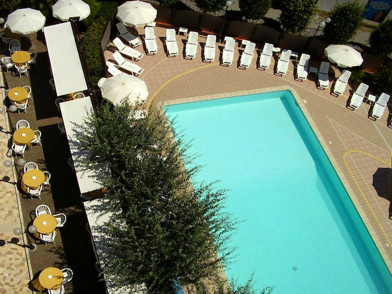 Hotel Nettuno Червия Экстерьер фото