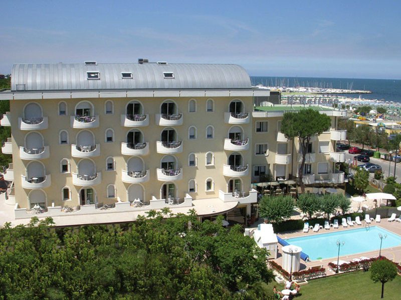 Hotel Nettuno Червия Экстерьер фото