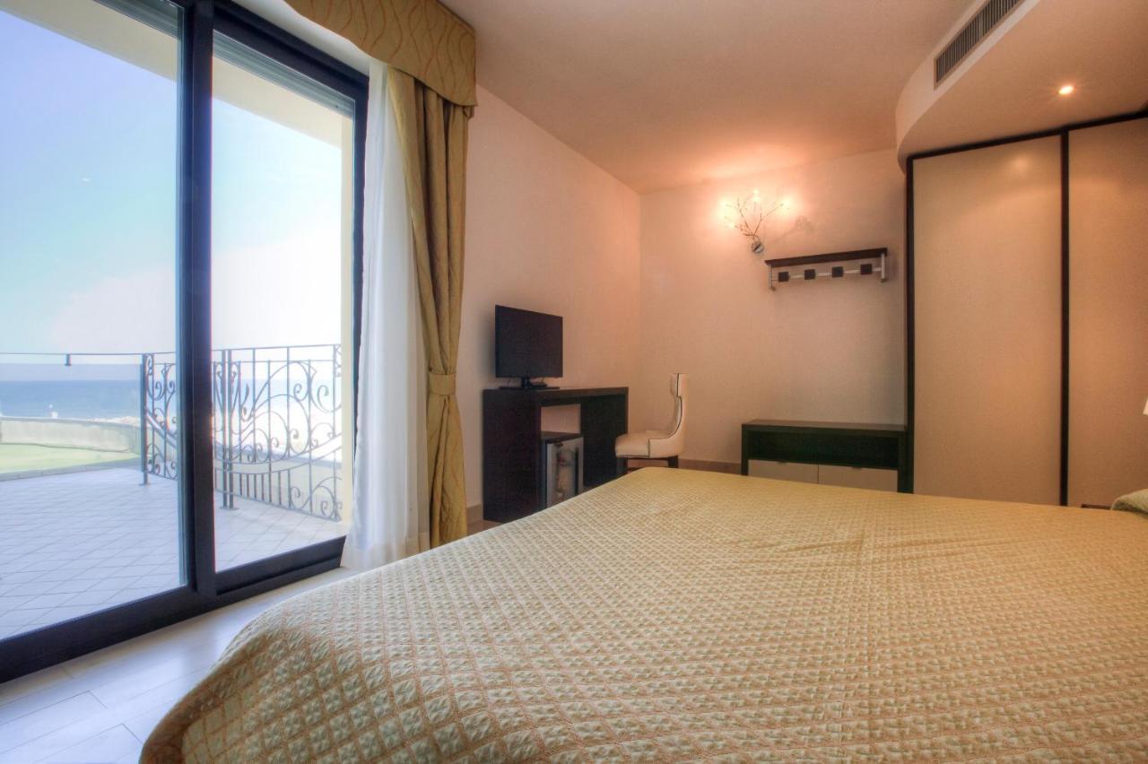 Hotel Nettuno Червия Экстерьер фото