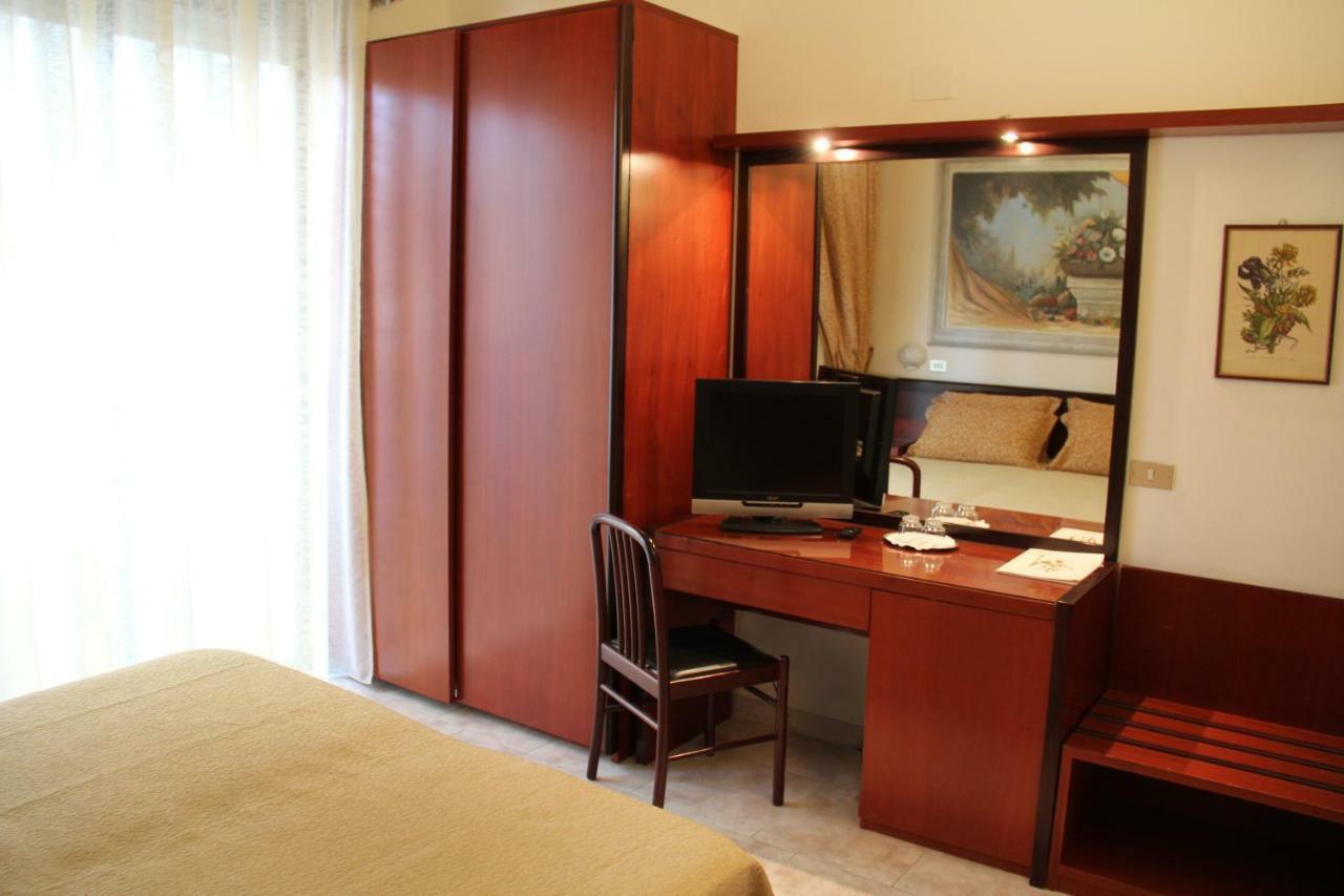 Hotel Nettuno Червия Экстерьер фото